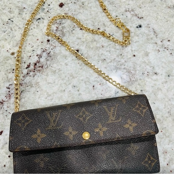 Louis Vuitton Authentic monogram print Louis Vuitton wallet - Picture 1 of 13